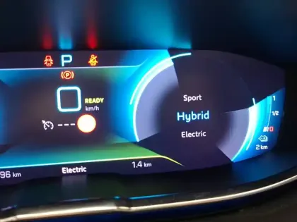 Photo 24 Peugeot 3008  Hybrid 225 e-EAT8