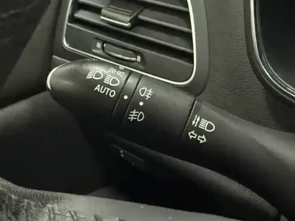 Photo 24 Renault Megane Mégane IV Berline dCi 110 Energy EDC