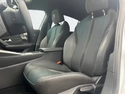 Photo 10 Peugeot 308 Gén. III Ph1 First Edition 5