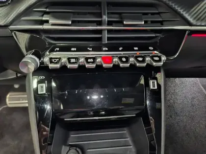 Photo 25 Peugeot 208  PureTech 100 S&S EAT8