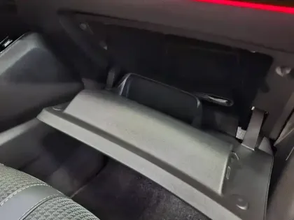 Photo 37 Peugeot 208  PureTech 100 S&S EAT8