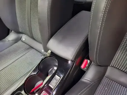 Photo 30 Peugeot 208  PureTech 100 S&S EAT8