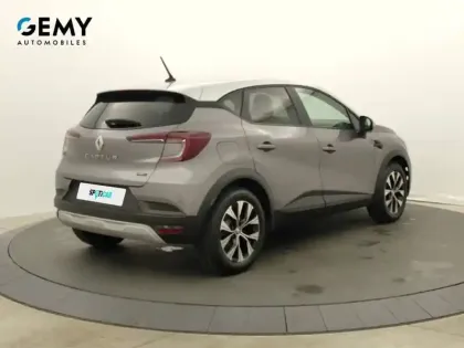 Photo 17 Renault Captur  E-Tech full hybrid 145