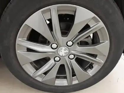 Photo 12 Peugeot 208  Electrique 50 kWh 136ch