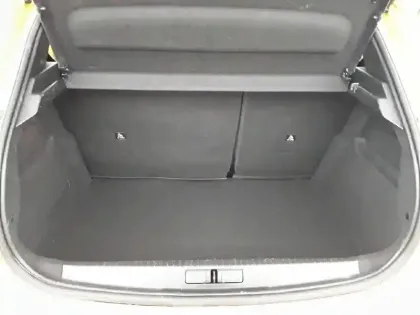 Photo 5 Peugeot 208  Electrique 50 kWh 136ch