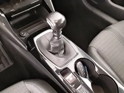 Photo 13 Peugeot 208  PureTech 100 S&S BVM6