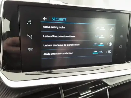 Photo 18 Peugeot 208  PureTech 100 S&S BVM6