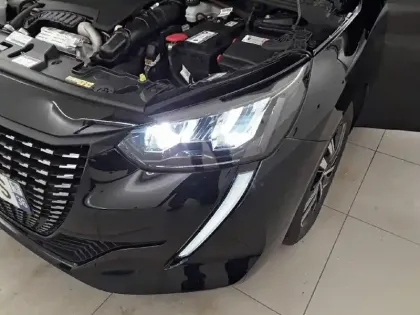 Photo 15 Peugeot 208  PureTech 100 S&S BVM6