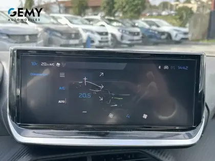 Photo 15 Peugeot 208  Hybrid 110 ch e-DCS6