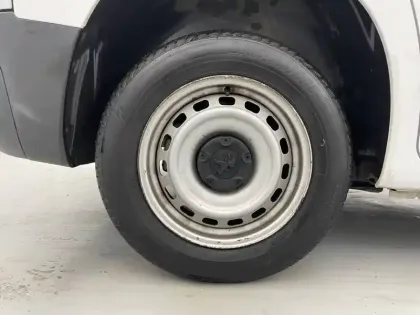 Photo 17 Peugeot Partner  FOURGON STANDARD 650 KG BLUEHDI 100 S&S BVM5