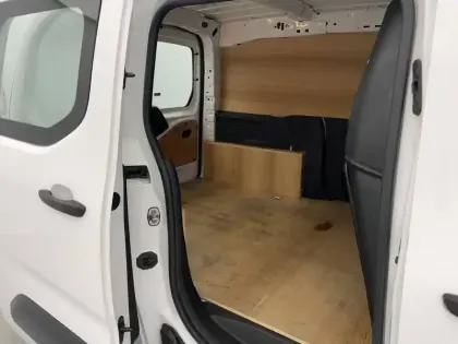 Photo 14 Peugeot Partner  FOURGON STANDARD 650 KG BLUEHDI 100 S&S BVM5