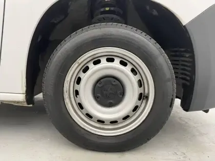 Photo 16 Peugeot Partner  FOURGON STANDARD 650 KG BLUEHDI 100 S&S BVM5