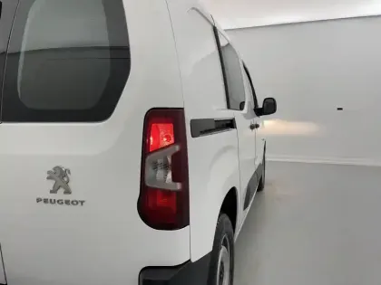 Photo 28 Peugeot Partner  FOURGON STANDARD 650 KG BLUEHDI 100 S&S BVM5