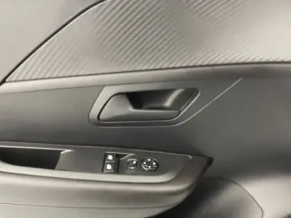 Photo 30 Peugeot 208  BLUEHDI 100 S&S BVM6