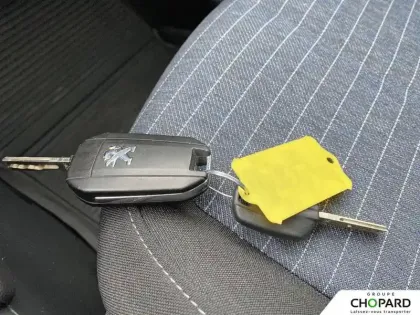 Photo 45 Peugeot 208  BLUEHDI 100 S&S BVM6