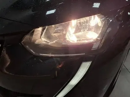 Photo 34 Peugeot 208  PureTech 75 S&S BVM5