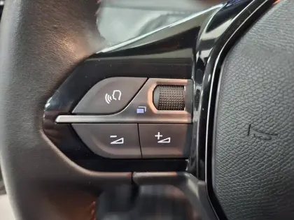 Photo 21 Peugeot 208  PureTech 75 S&S BVM5