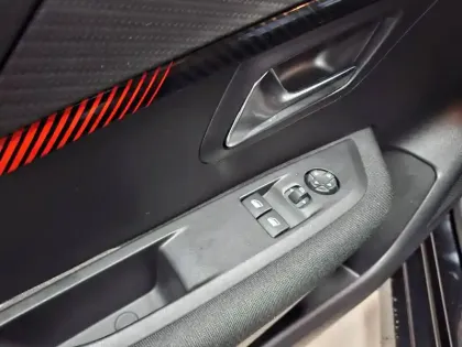 Photo 19 Peugeot 208  PureTech 75 S&S BVM5