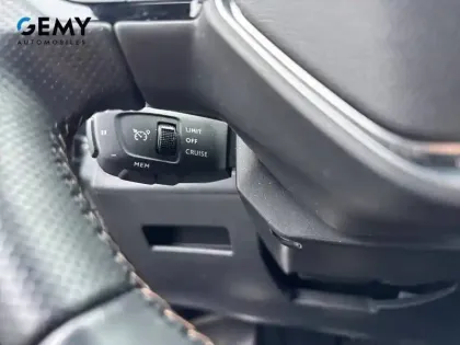 Photo 16 Peugeot 3008  Hybrid 225 e-EAT8