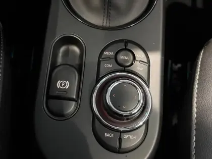 Photo 28 Mini Mini Hatch 3 Portes Cooper SE 184 ch