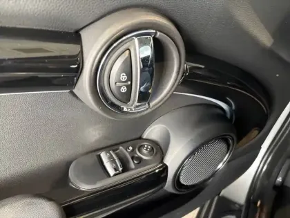 Photo 33 Mini Mini Hatch 3 Portes Cooper SE 184 ch