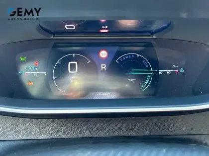 Photo 70 Peugeot 2008  Hybrid 145 e-DCS6