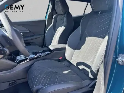 Photo 46 Peugeot 2008  Hybrid 145 e-DCS6