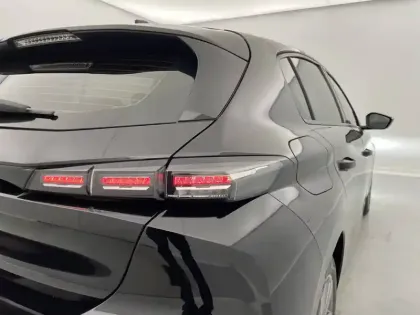 Photo 30 Peugeot 308  BlueHDi 130ch S&S EAT8