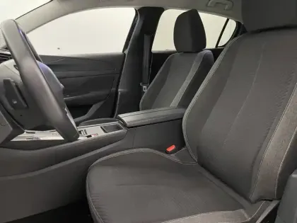 Photo 13 Peugeot 308  BlueHDi 130ch S&S EAT8