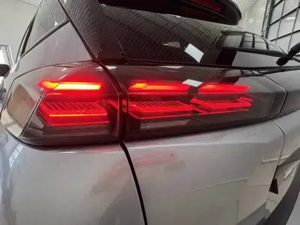 Photo 7 Peugeot 2008  Hybrid 145 e-DCS6