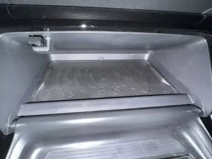 Photo 31 Peugeot 2008  Hybrid 145 e-DCS6