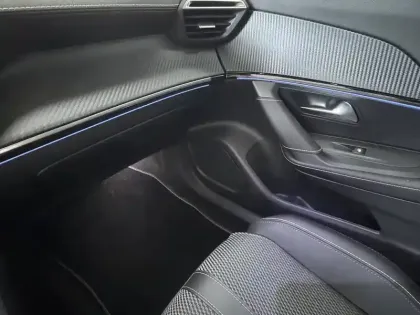 Photo 24 Peugeot 2008  Hybrid 145 e-DCS6