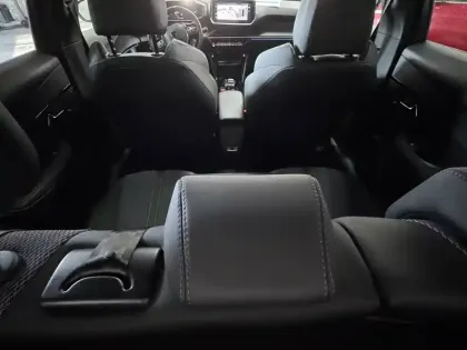 Photo 11 Peugeot 2008  Hybrid 145 e-DCS6