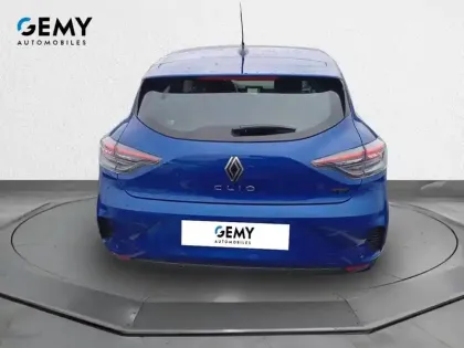 Photo 6 Renault Clio  E-Tech full hybrid 145 ch GSR2