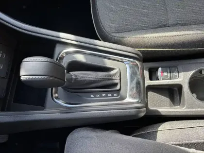 Photo 39 Renault Captur  E-Tech full hybrid 145 ch