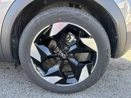 Photo 12 Renault Captur  E-Tech full hybrid 145 ch