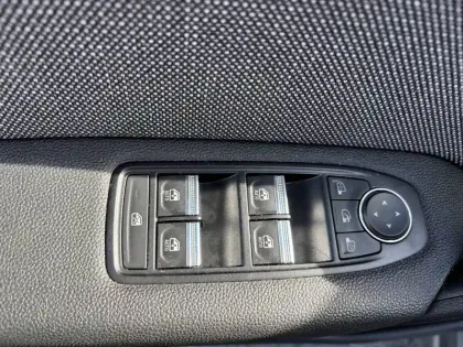 Photo 113 Renault Captur  E-Tech full hybrid 145 ch
