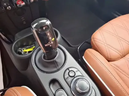 Photo 11 Mini Mini Cabriolet John Cooper Works 231 ch BVA8