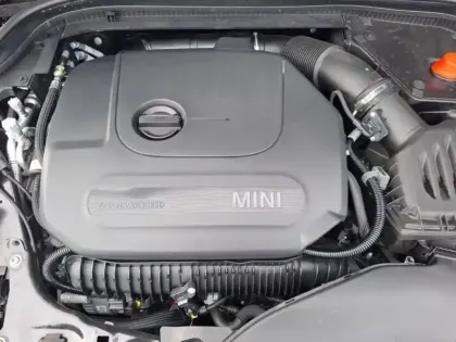 Photo 12 Mini Mini Cabriolet John Cooper Works 231 ch BVA8