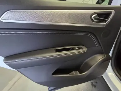 Photo 40 Renault Arkana  E-Tech hybride 145 - 22