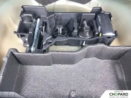 Photo 24 Peugeot 2008  Hybrid 145 e-DCS6