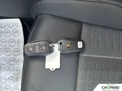 Photo 33 Peugeot 3008  Hybrid 145 e-DCS6