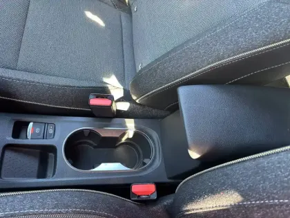 Photo 36 Renault Captur  E-Tech full hybrid 145 ch