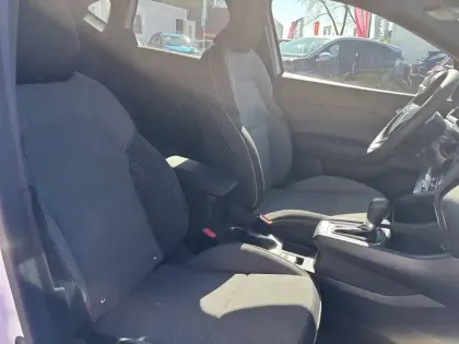 Photo 12 Renault Captur  E-Tech full hybrid 145 ch