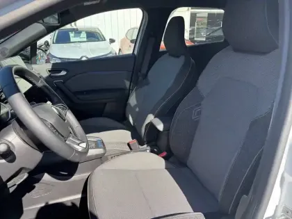 Photo 25 Renault Captur  E-Tech full hybrid 145 ch