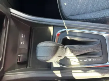 Photo 37 Renault Captur  E-Tech full hybrid 145 ch