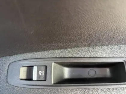 Photo 19 Renault Captur  E-Tech full hybrid 145 ch