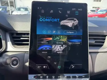 Photo 33 Renault Captur  E-Tech full hybrid 145 ch