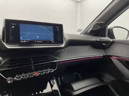 Photo 59 Peugeot 208  PureTech 100 S&S BVM6