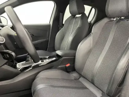 Photo 45 Peugeot 208  PureTech 100 S&S BVM6